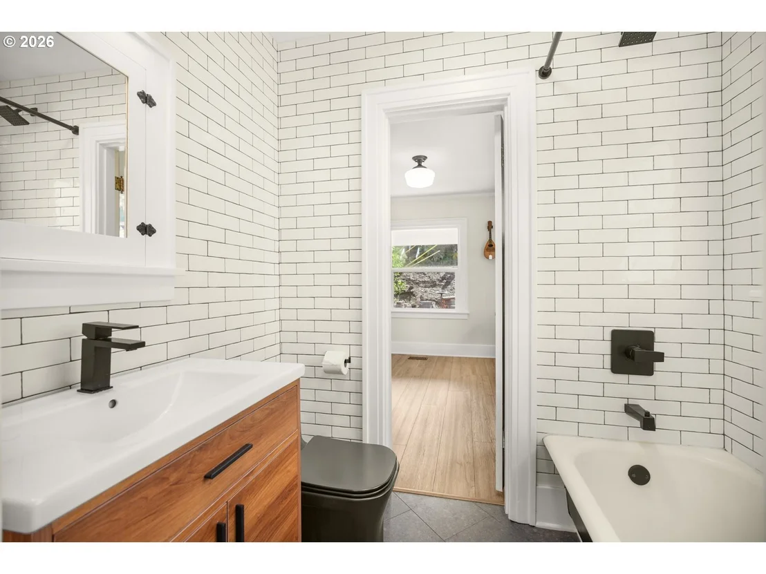 Photo of 122 ROCK ST