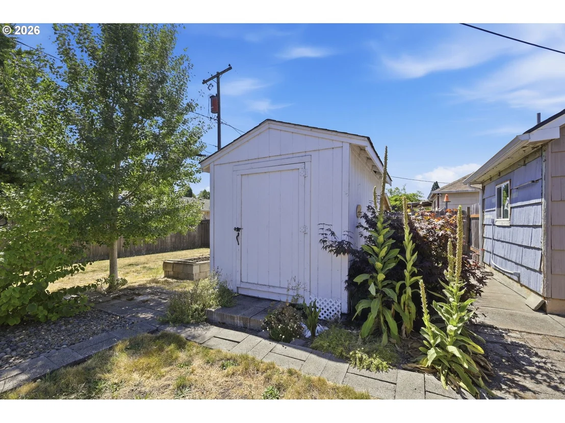 Photo of 1385 PARKER ST