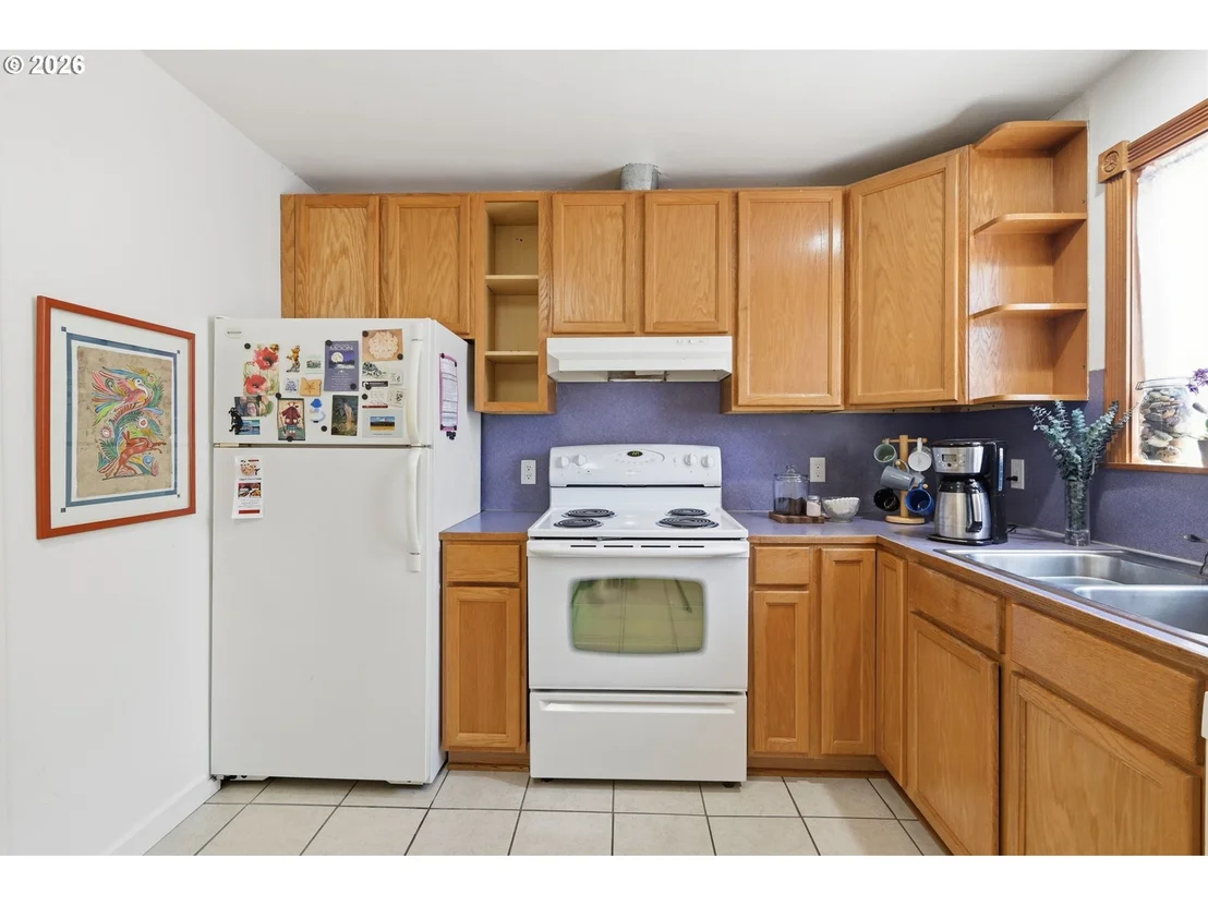 Photo of 1385 PARKER ST