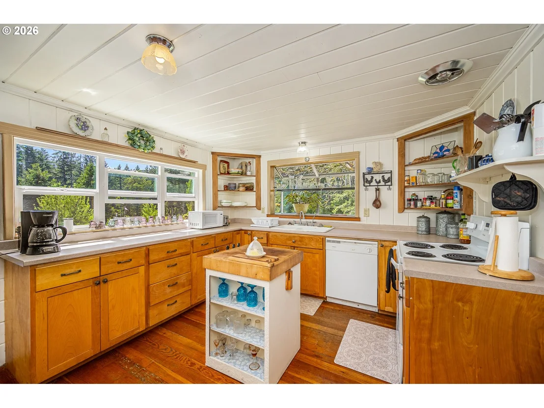 Photo of 40168 BOOTH KELLY RD
