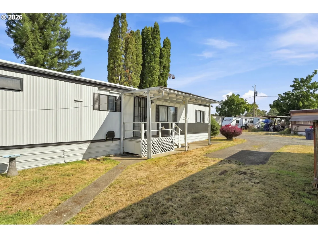 Photo of Unit 12 at 3998 FRANKLIN BLVD