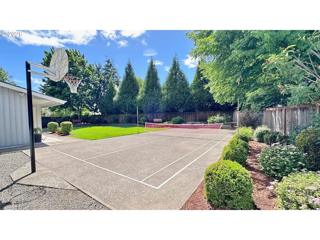Photo of 1364 VICTORIAN WAY