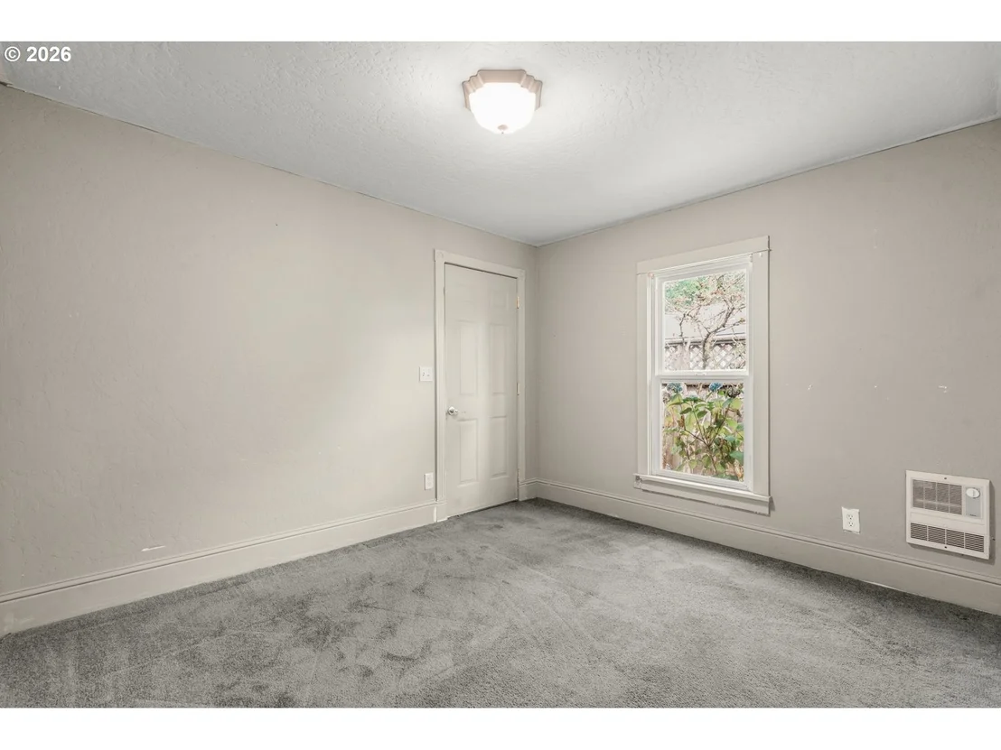 Photo of 482 S 4TH ST