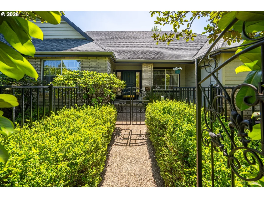 Photo of 1625 VICTORIAN WAY