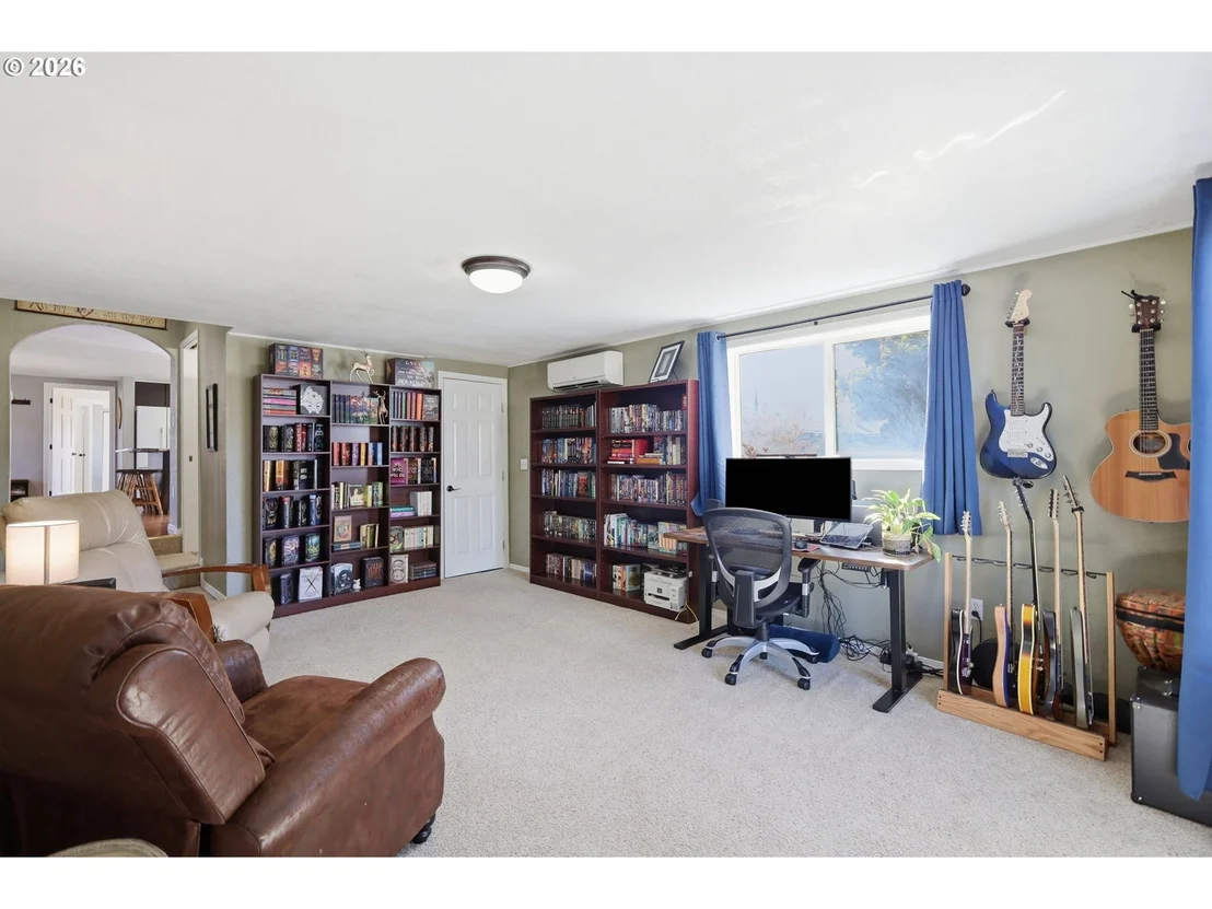 Photo of 4595 DAISY ST