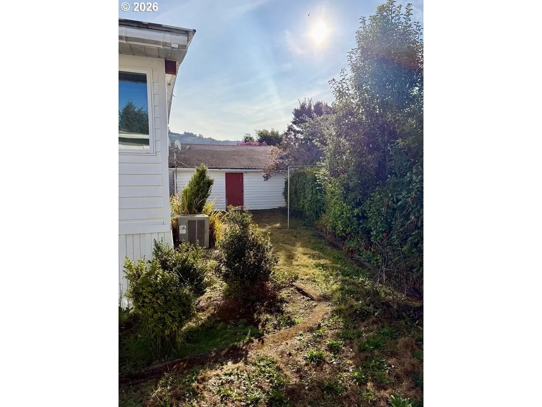 Photo of 15936 BAY VIEW DR