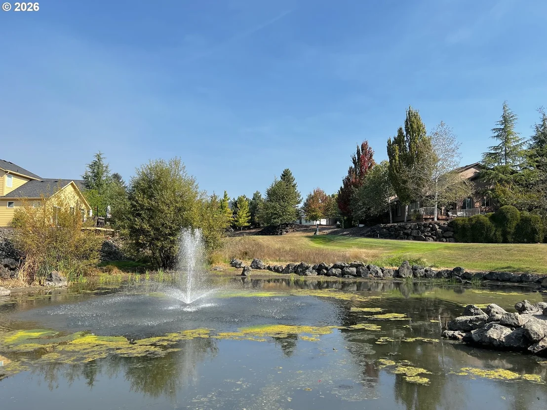 Photo of 582 FAIRWAY ESTATES DR
