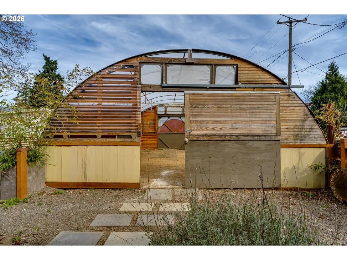 Photo of 111 HOLEMAN AVE