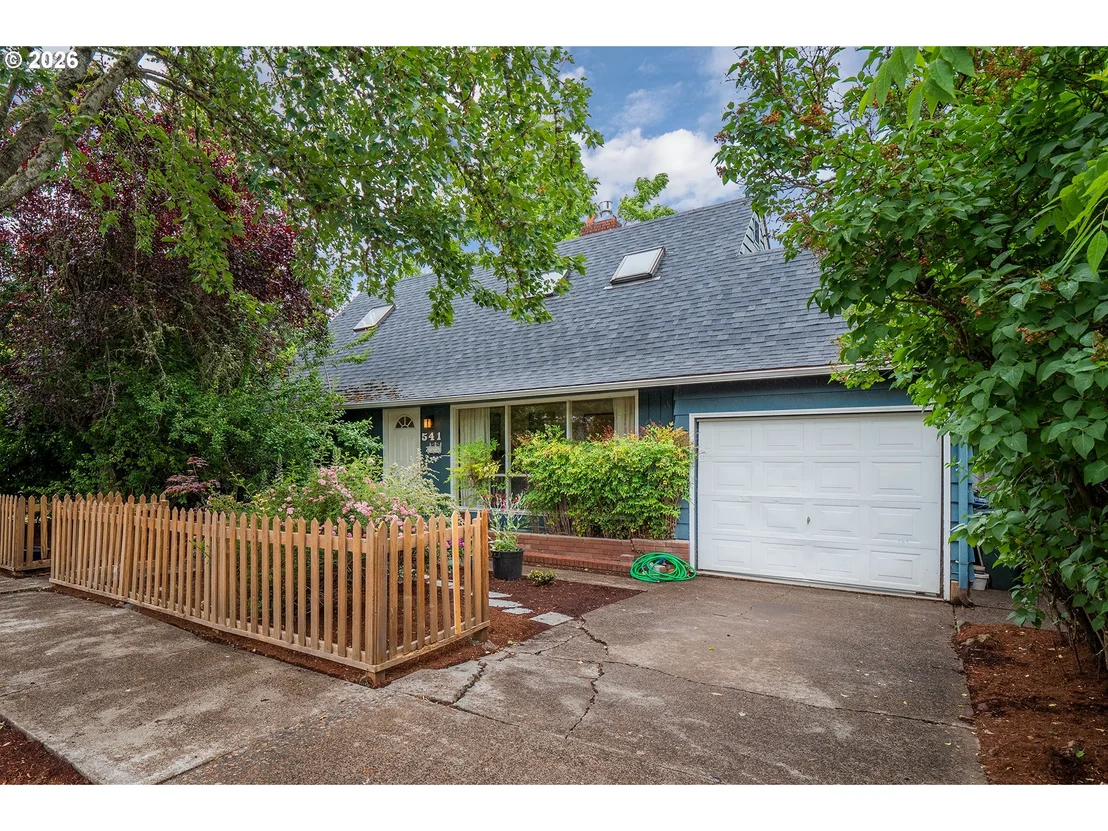 Photo of 541 W 21ST AVE
