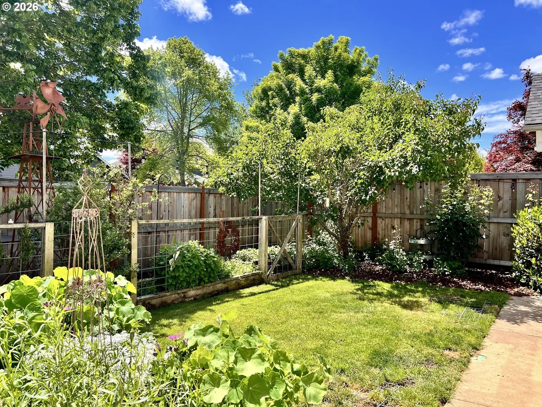 Photo of 190 NAISMITH BLVD