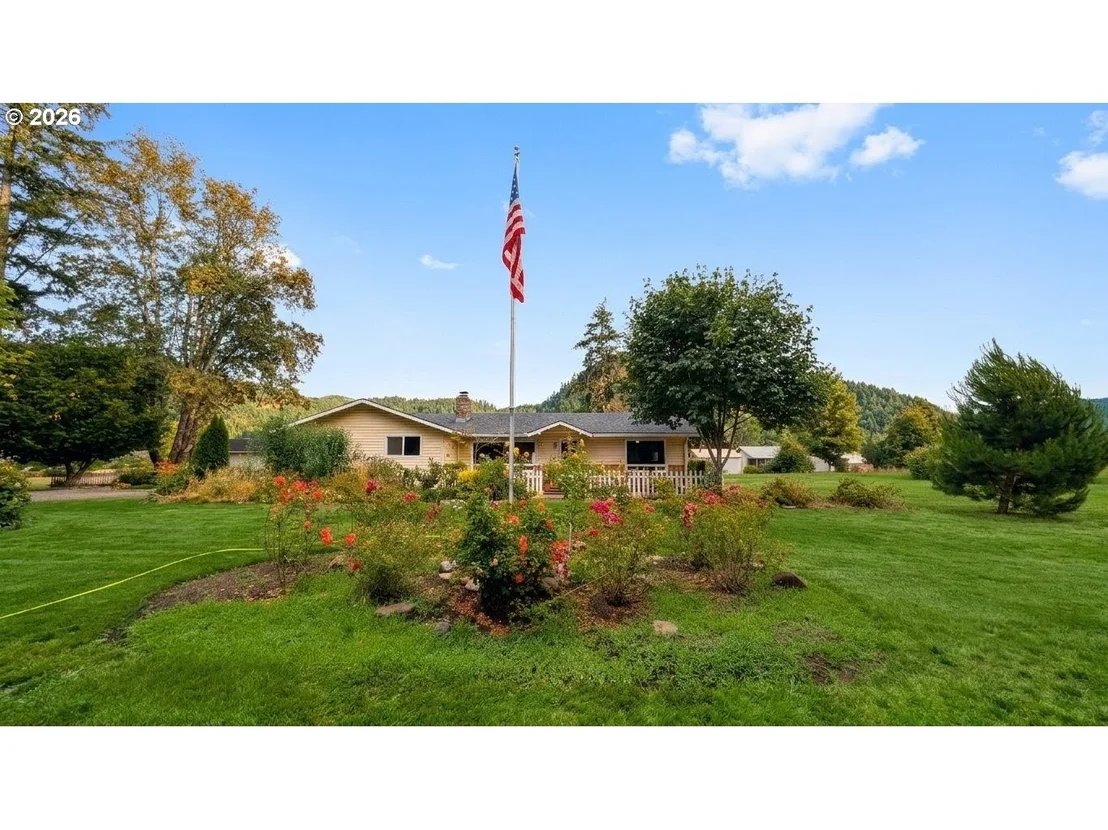 Photo of 36991 ROW RIVER RD