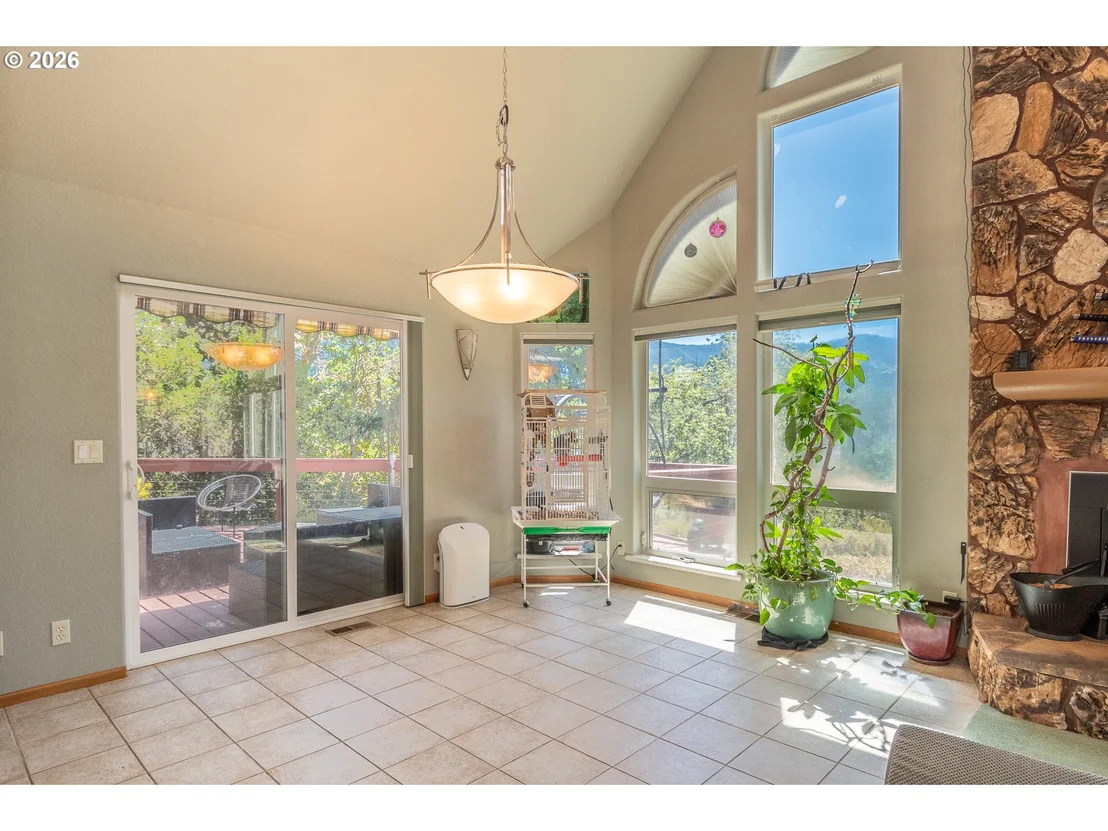 Photo of 1265 EVERGREEN RIDGE RD