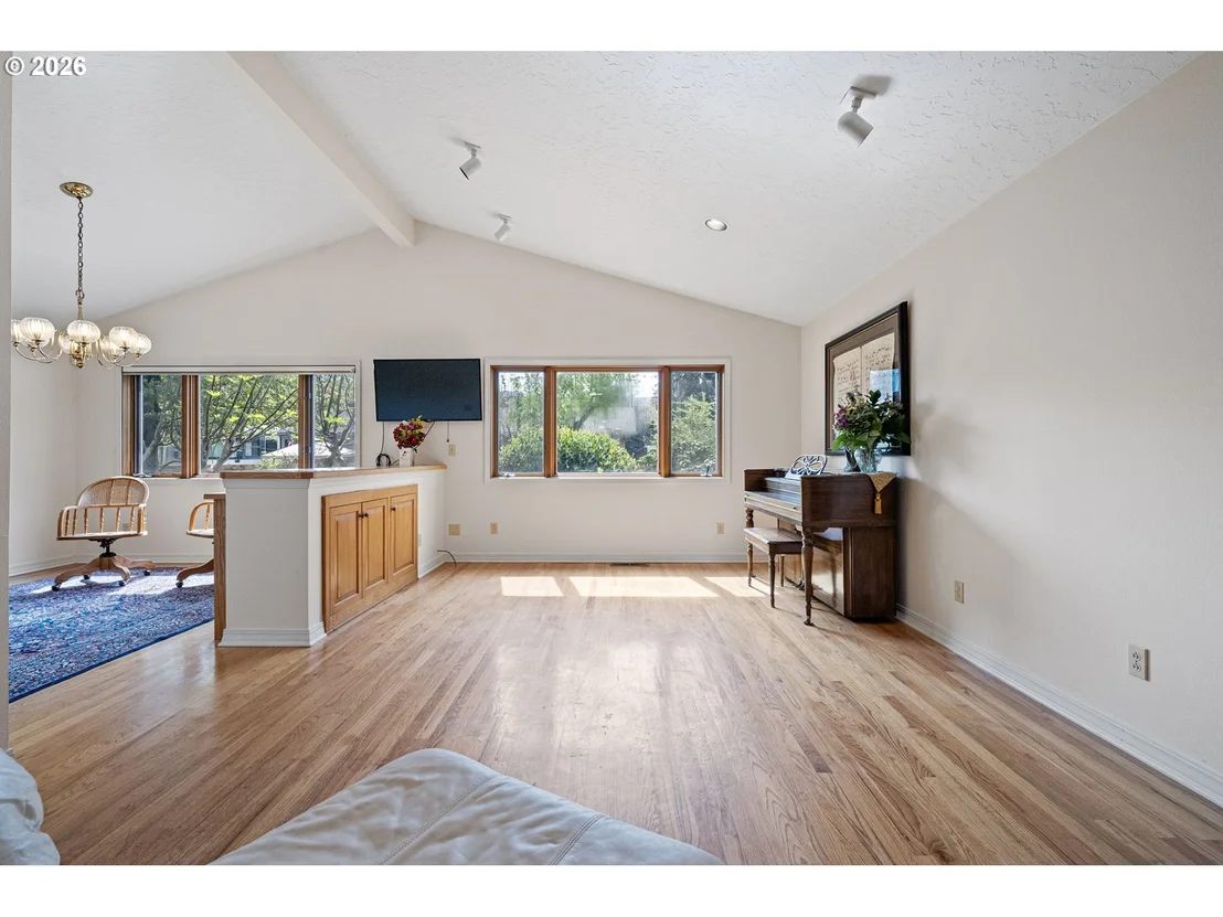 Photo of 84 GREEN LN