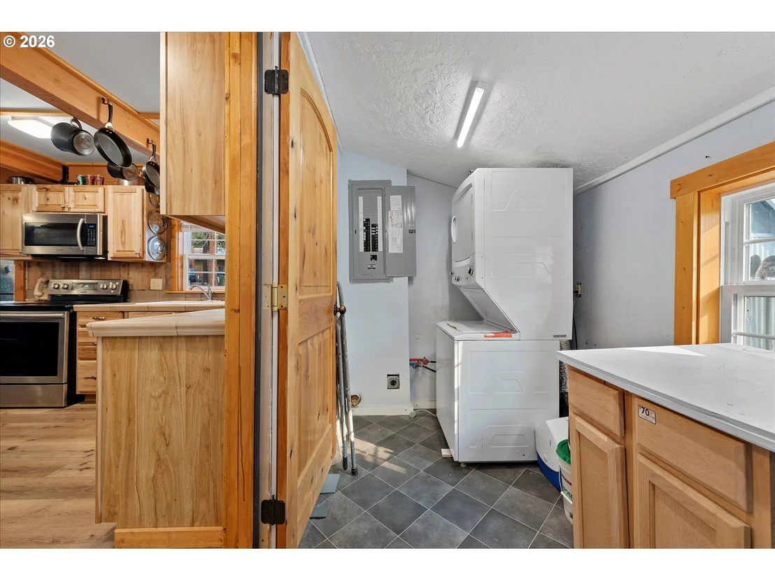 Photo of 237 BONANZA ST