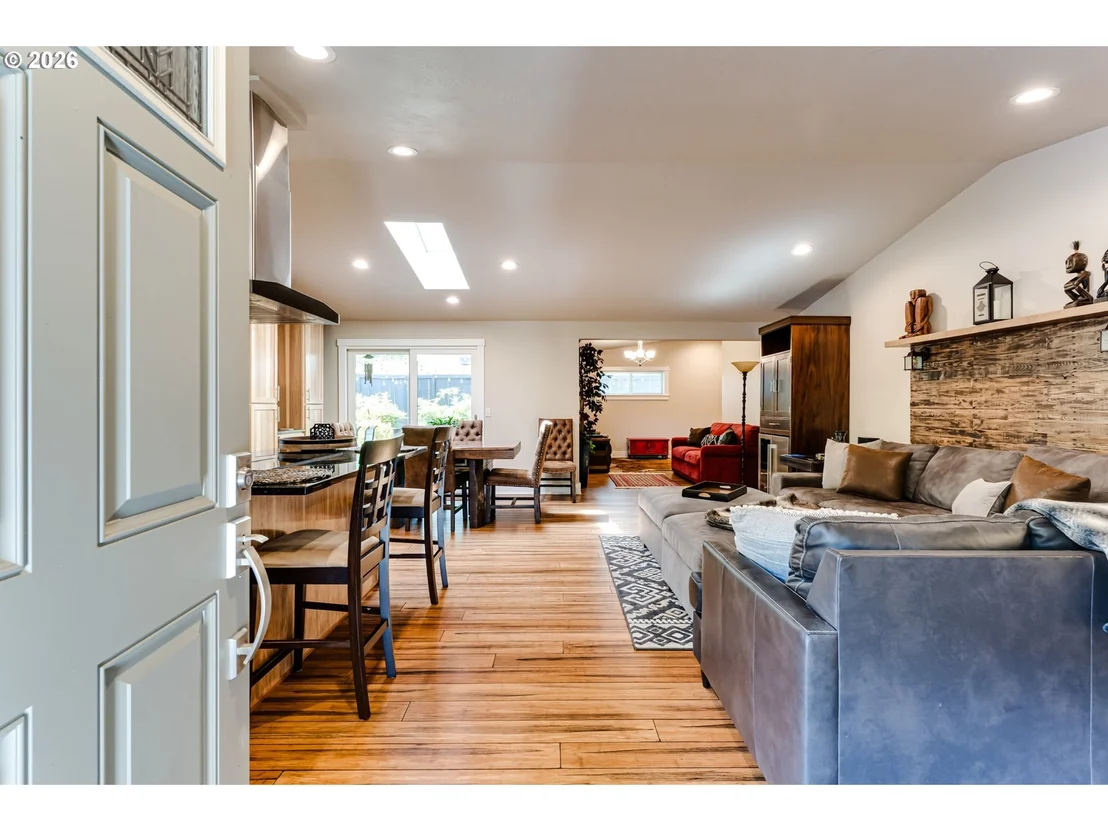 Photo of 820 MARTIN ST