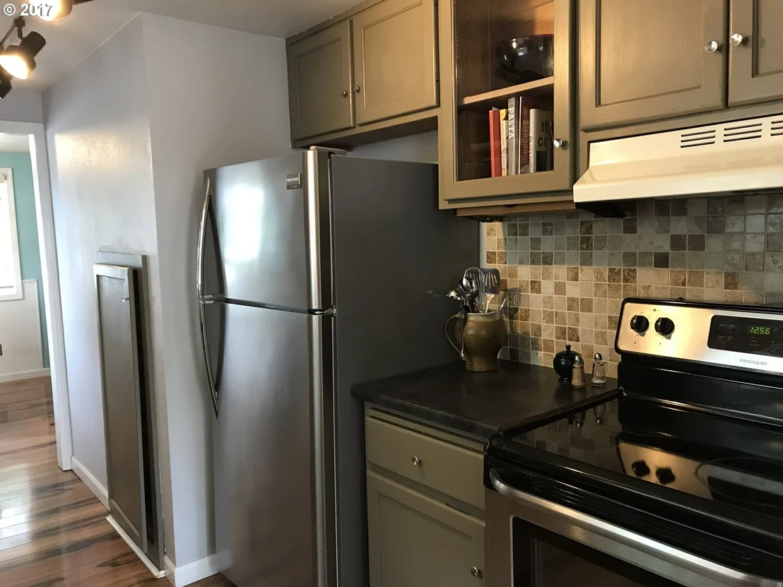 Photo of 1352 MILL ST
