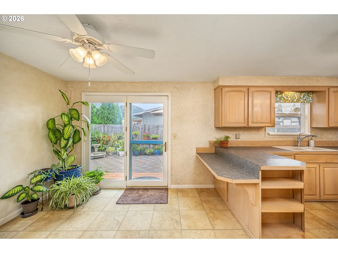 Photo of 6111 THURSTON RD
