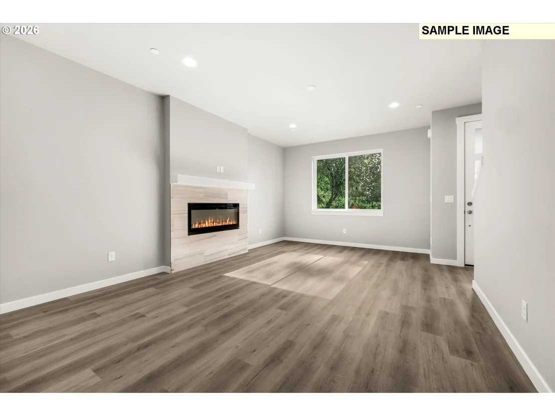 Photo of 153 NW MAWRCREST AVE