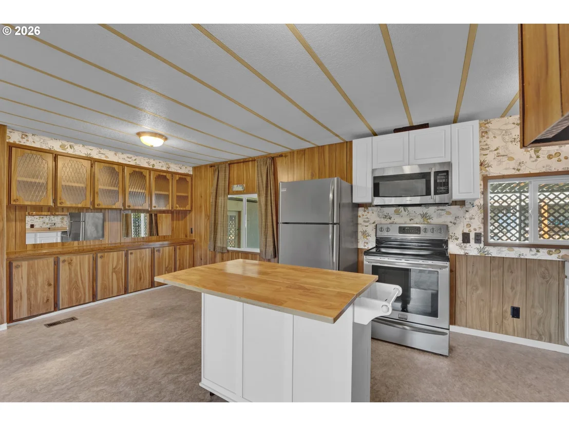 Photo of 231 CRESWOOD DR