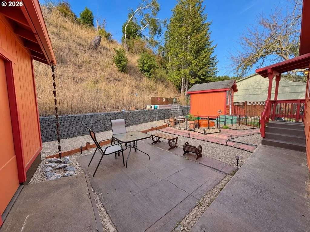 Photo of 450 TIARA ST