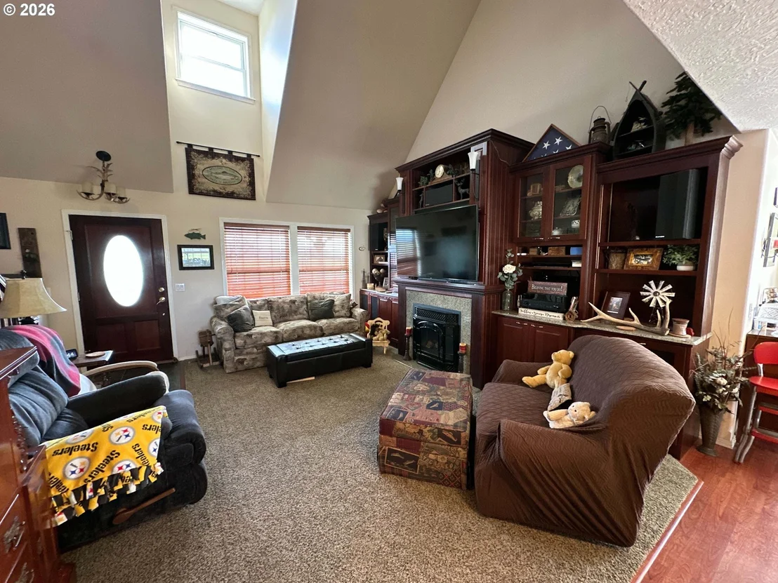 Photo of 33174 LANGMACK RD