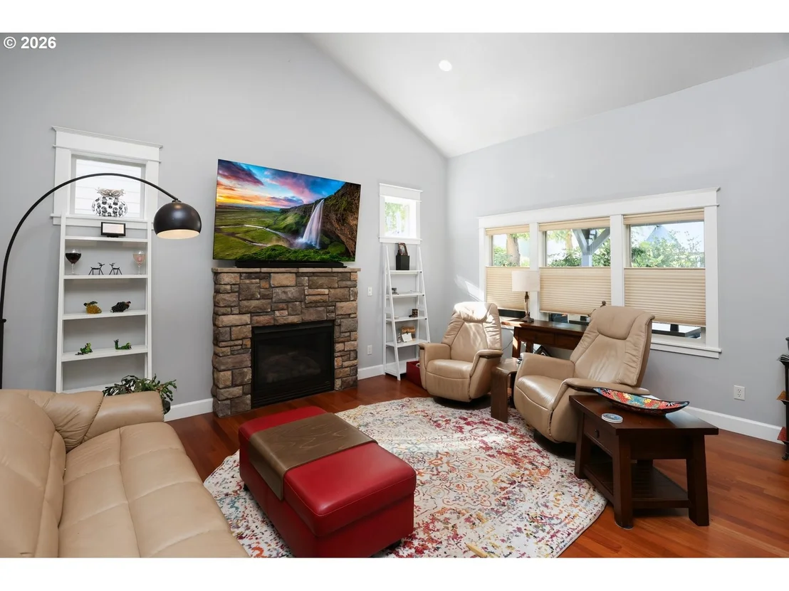 Photo of 347 LAZY AVE
