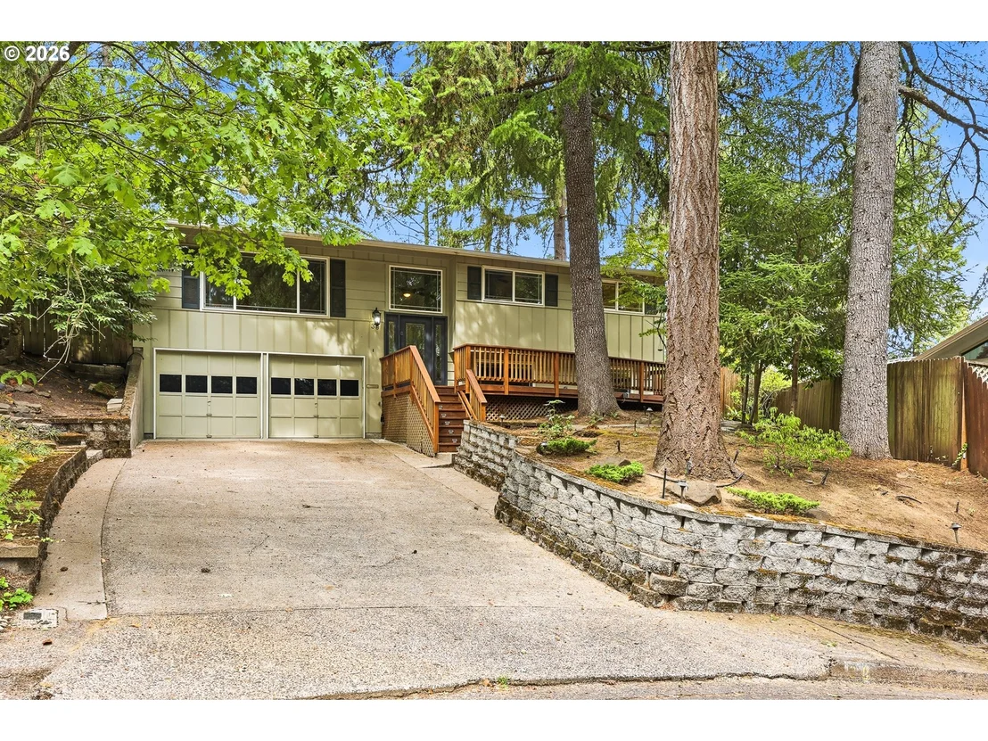 Photo of 30 COACHMAN DR