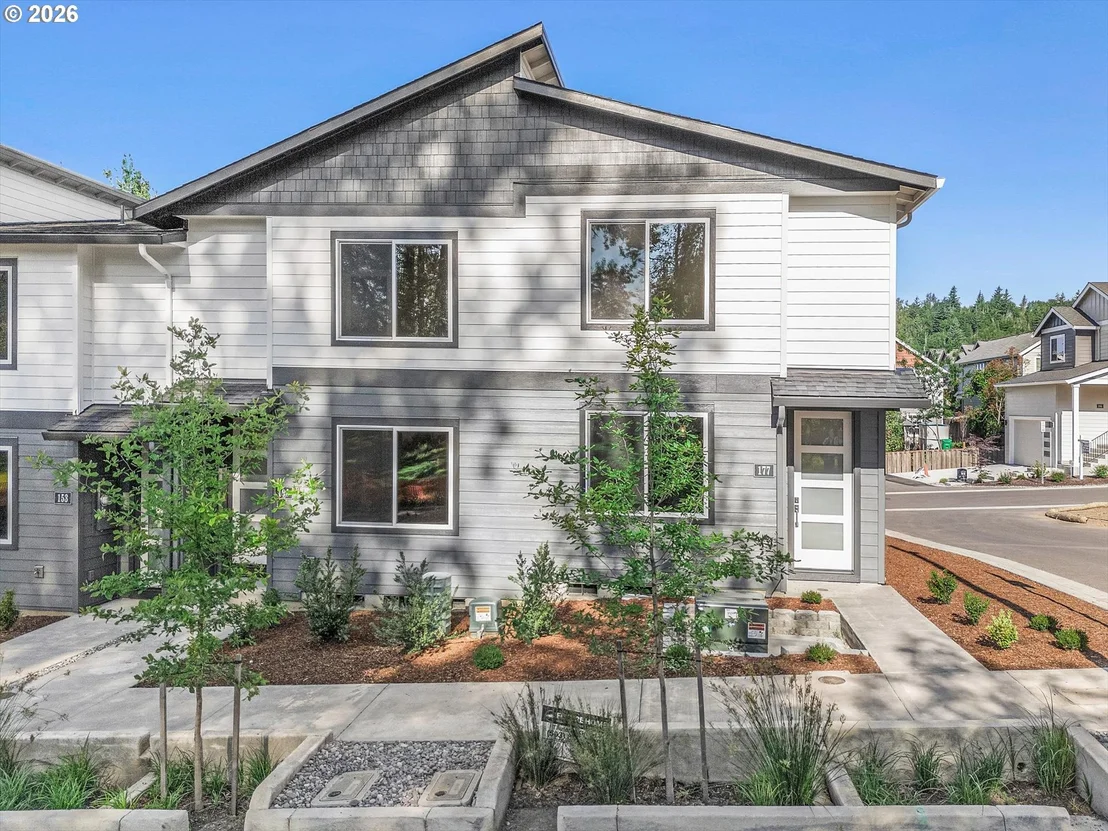 Photo of 165 NW MAWRCREST AVE