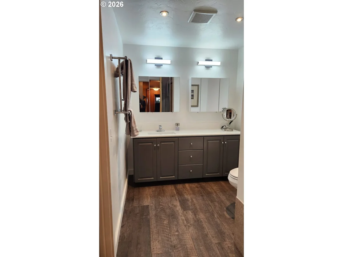 Photo of 60 W 22ND AVE