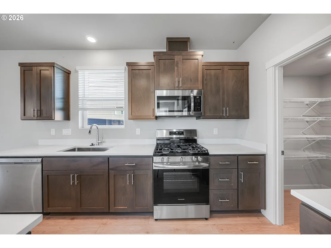 Photo of 955 Legacy ST
