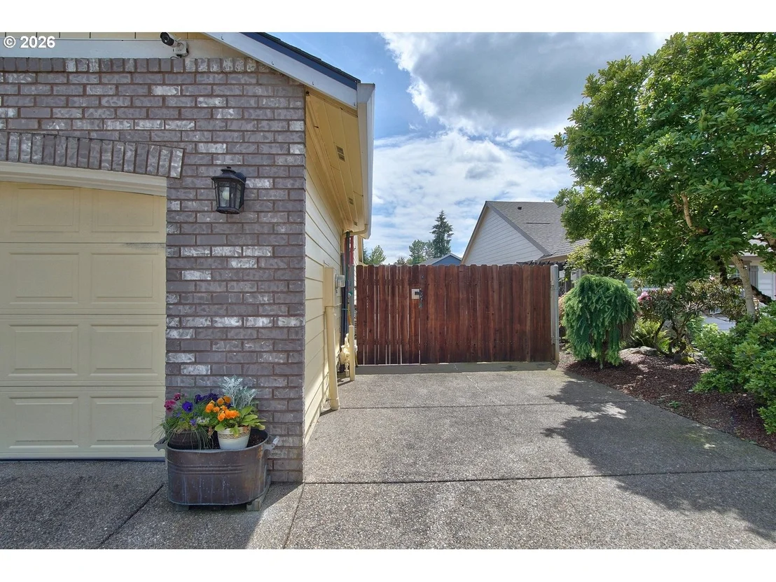 Photo of 19196 WINDMILL DR