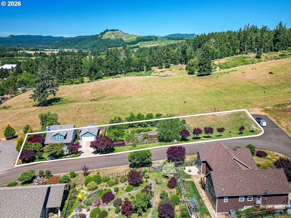 Photo of 384 EDGEVIEW DR