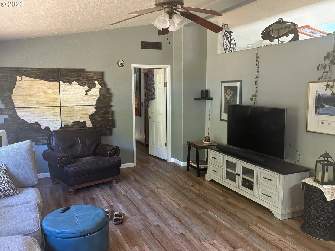 Photo of 11111 LITTLE RIVER RD