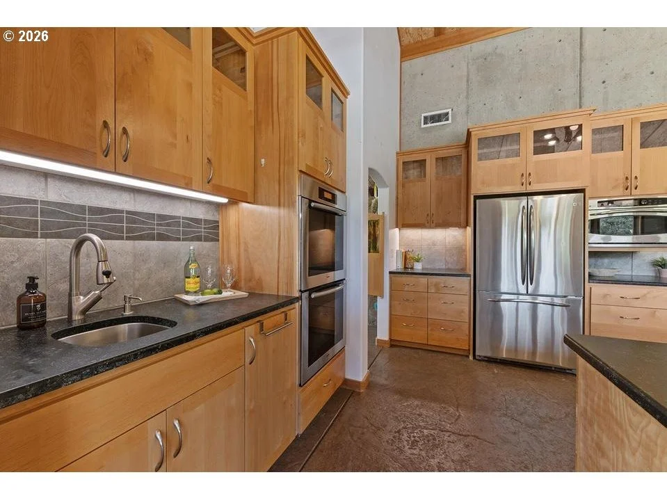 Photo of 1104 1106 Upper Cow Creek RD