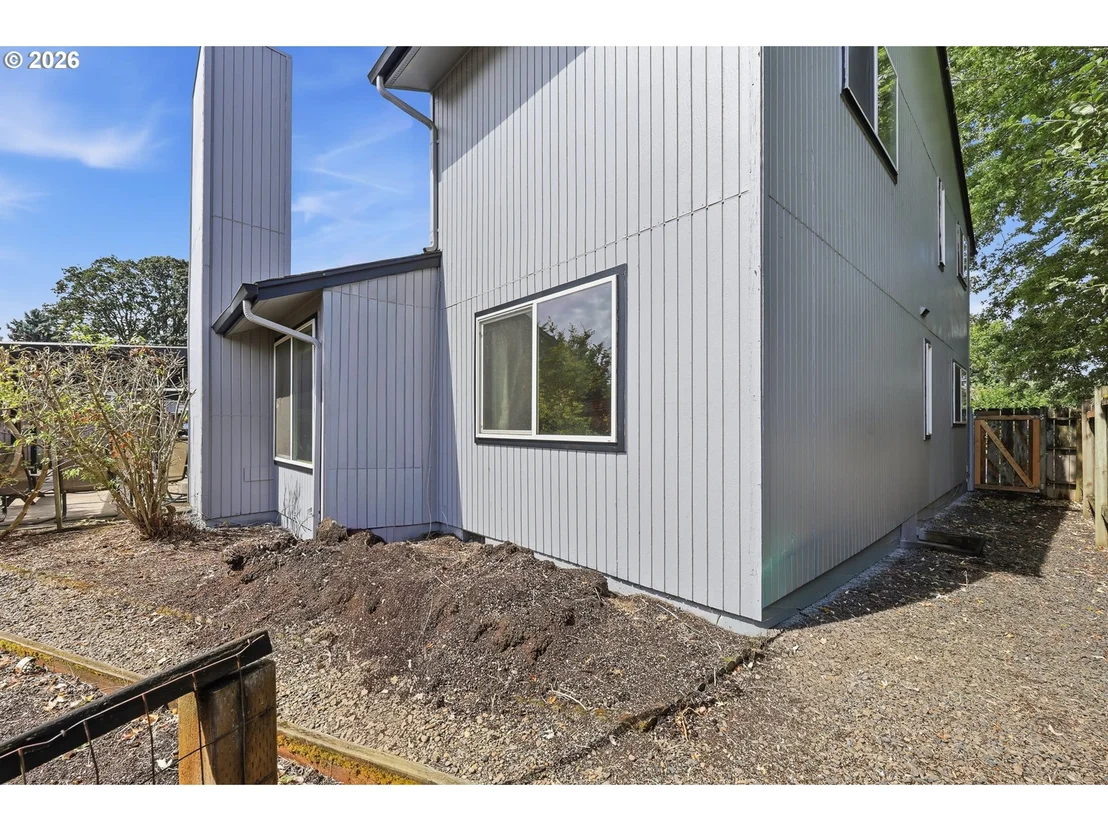 Photo of 460 TIMOTHY ST