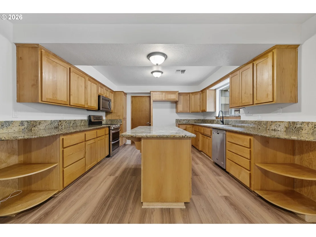 Photo of 135 ROLLING HILLS DR