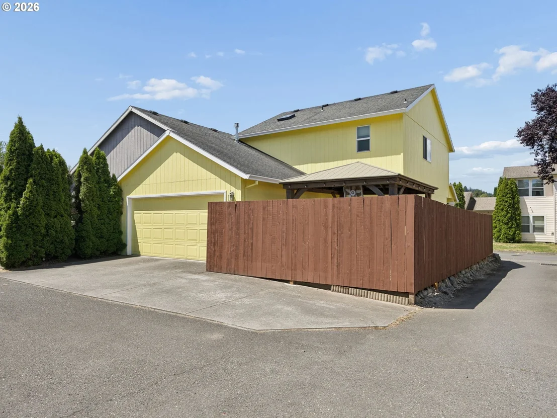 Photo of 644 SE MYRTLEWOOD PL