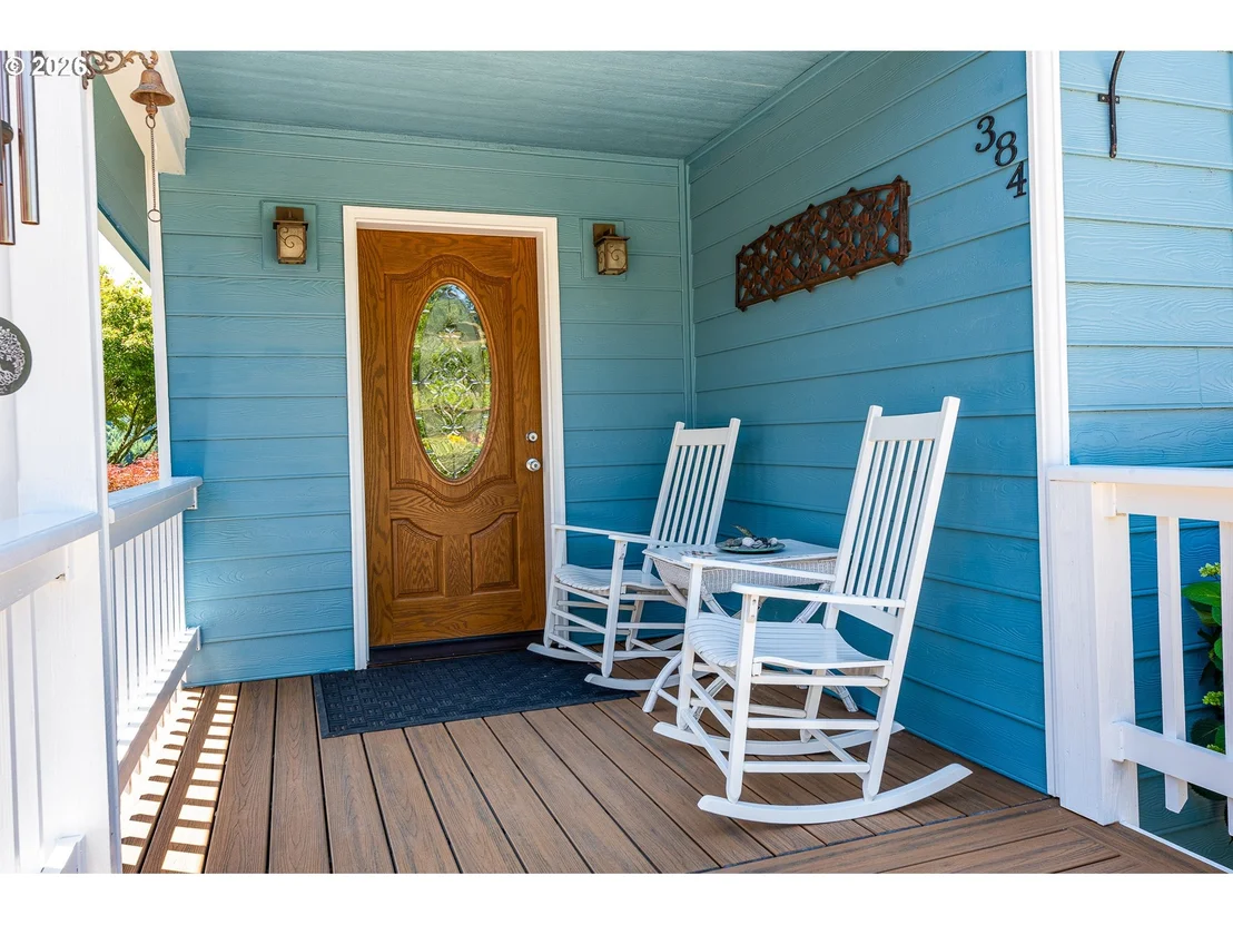Photo of 384 EDGEVIEW DR