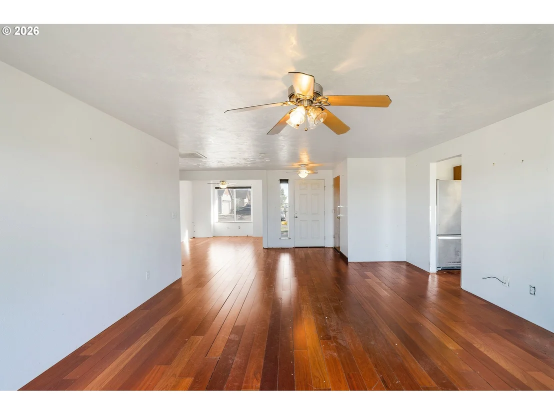 Photo of 668 EGRET AVE