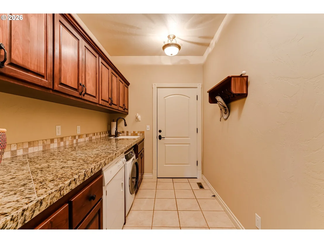 Photo of 32825 KESTREL LN