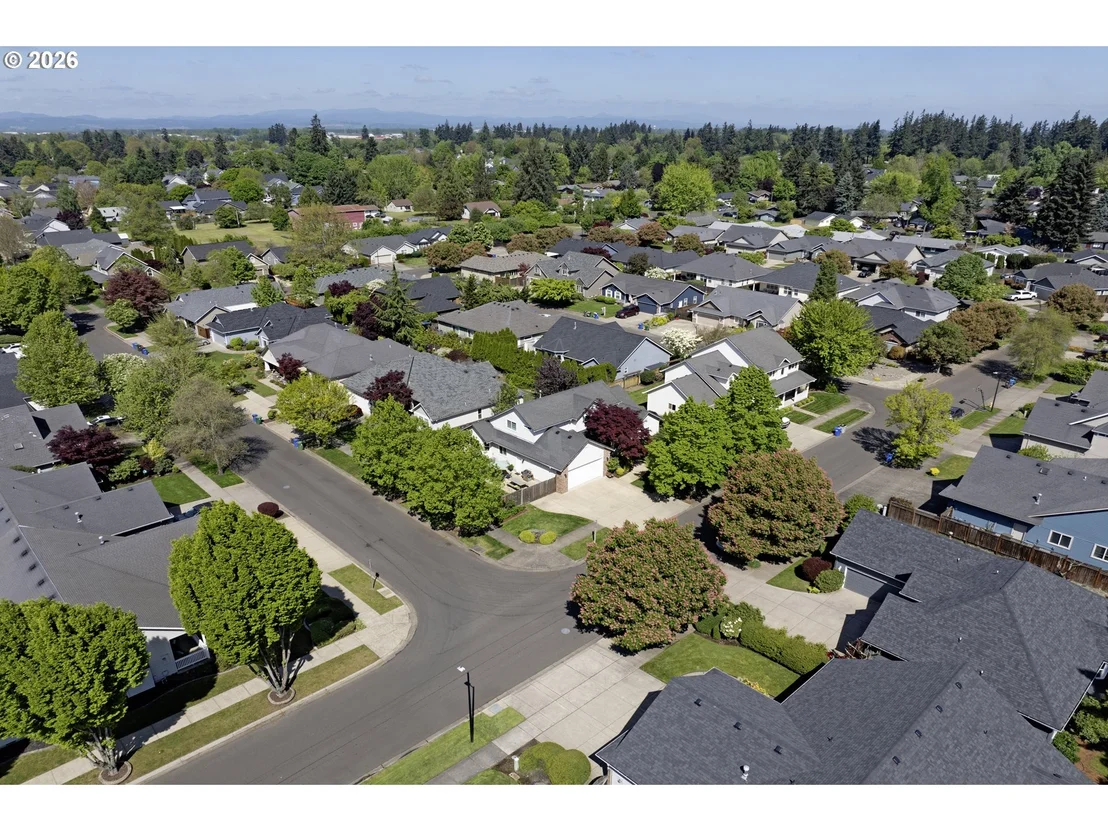 Photo of 190 NAISMITH BLVD
