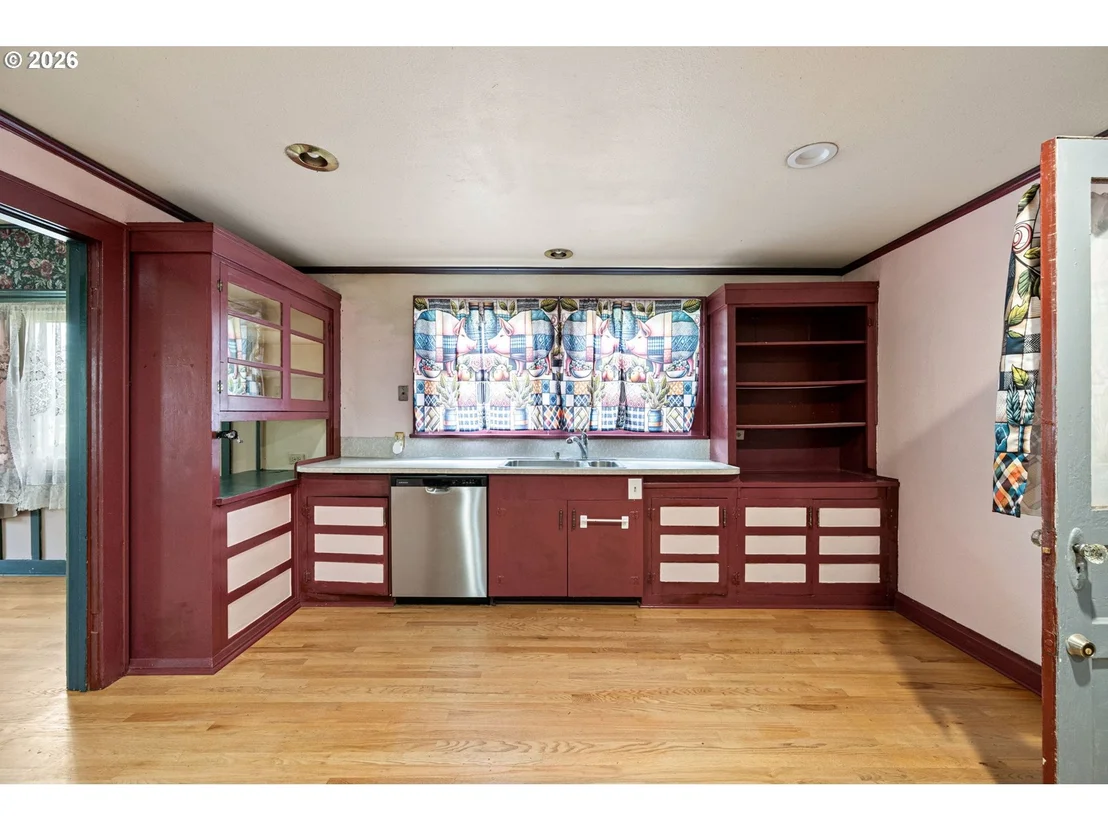 Photo of 5320 ROYAL AVE