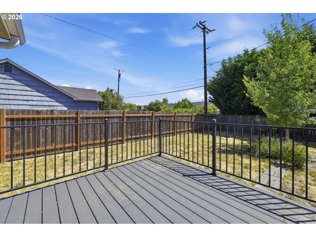 Photo of 1385 PARKER ST