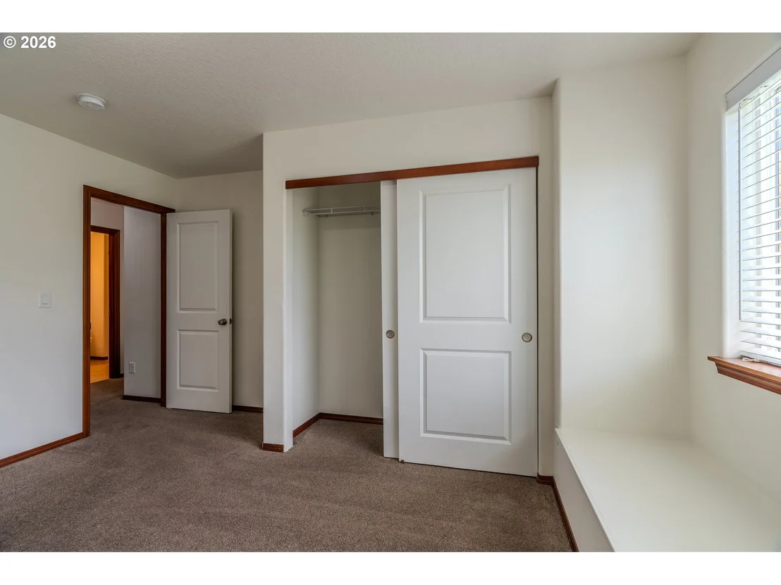 Photo of 2013 NW BELLA VISTA DR