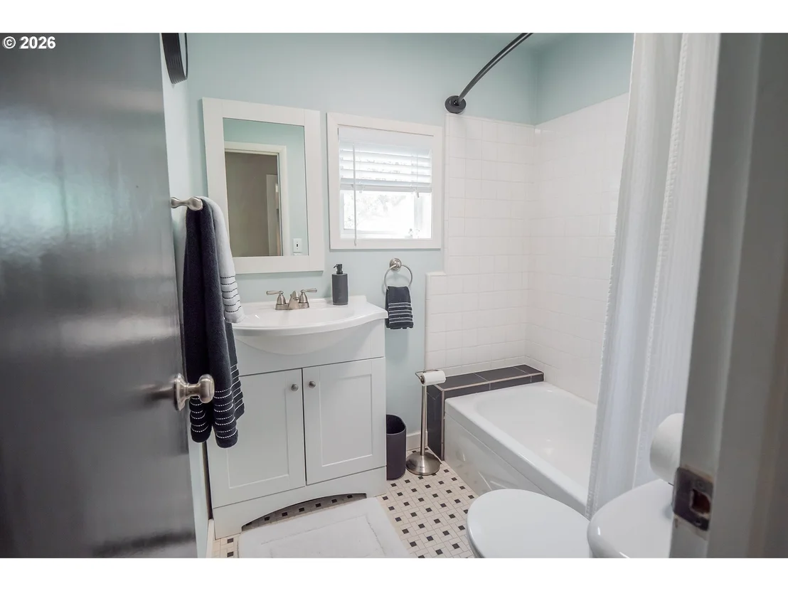 Photo of 1400 W 40TH AVE