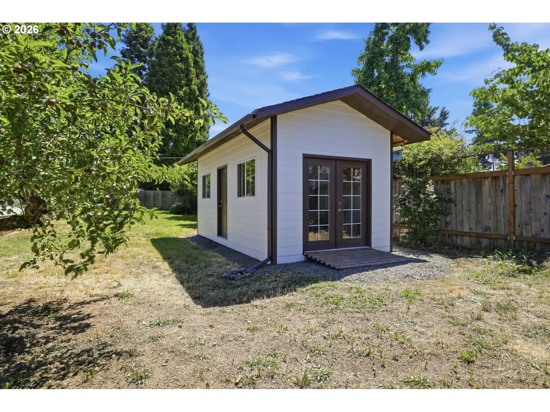 Photo of 110 CORLISS LN