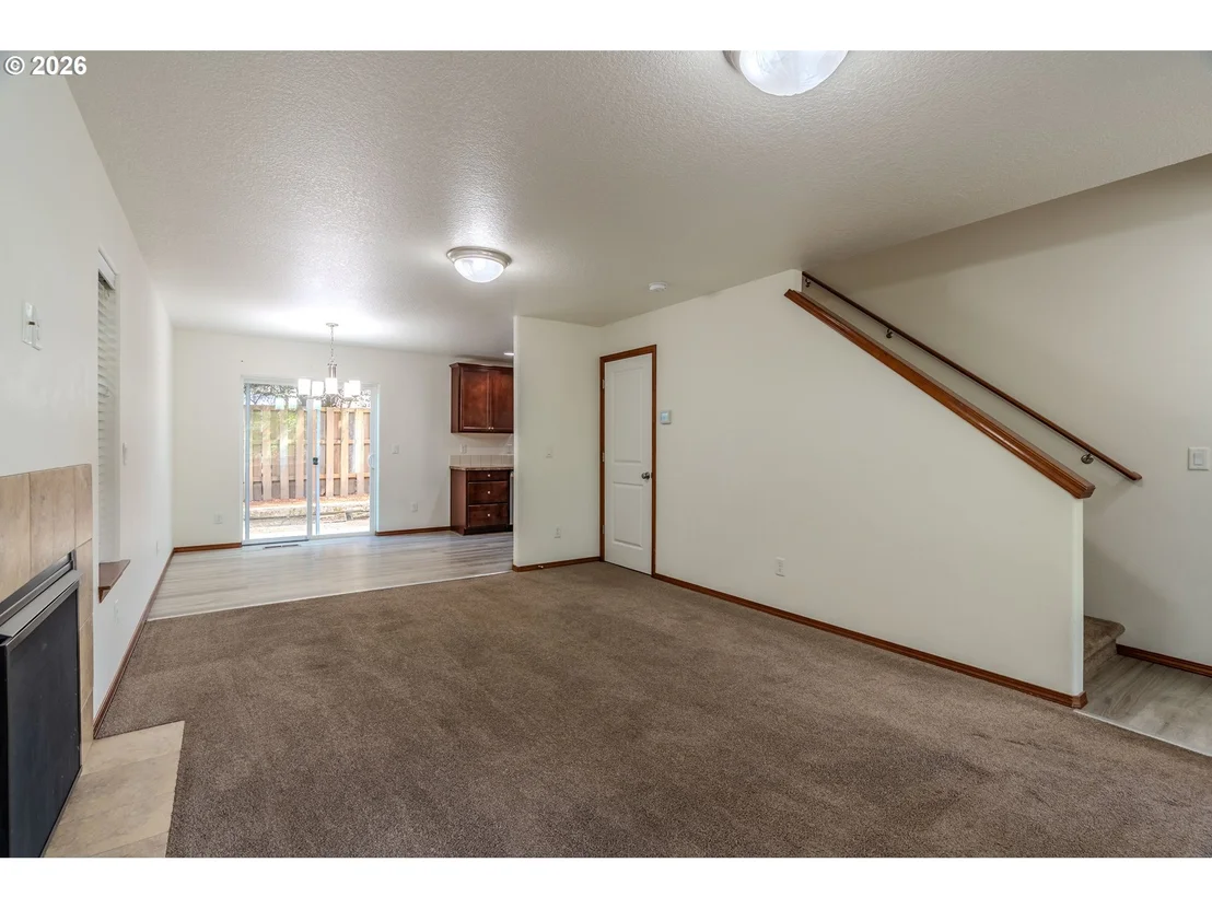 Photo of 2013 NW BELLA VISTA DR