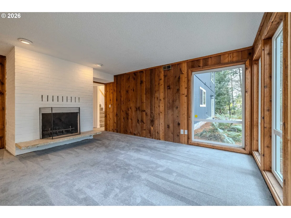 Photo of 1880 SW HEINEY RD