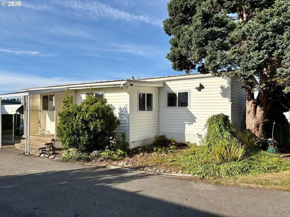 Photo of 15936 BAY VIEW DR