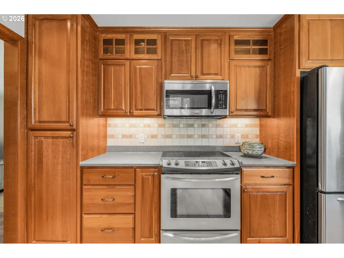 Photo of 230 PARK DR